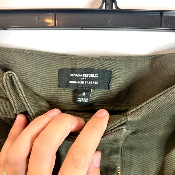 Banana Republic Twill Belted High-Rise Tapered Utility Pants Army Green Size 8 - Picture 3 of 7